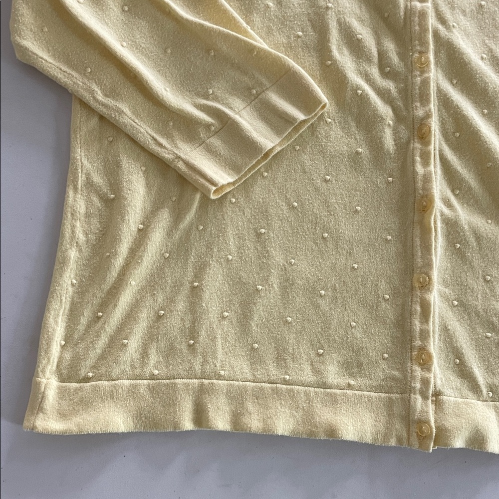 St. John Pale Yellow Textured Knit Button Cardigan. Size Large. Women’s. - Picture 2 of 6